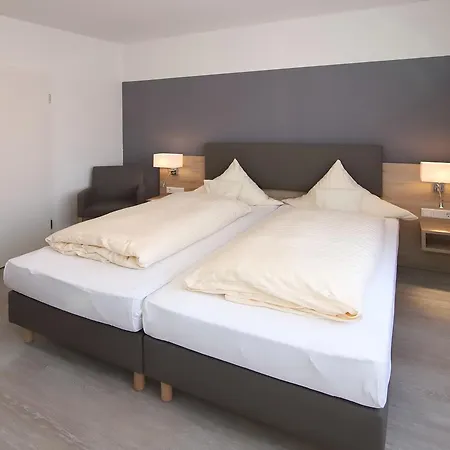 12 Baeume فندق Werne